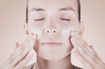 Nawilżanie skóry twarzy – jak zrobić to poprawnie?